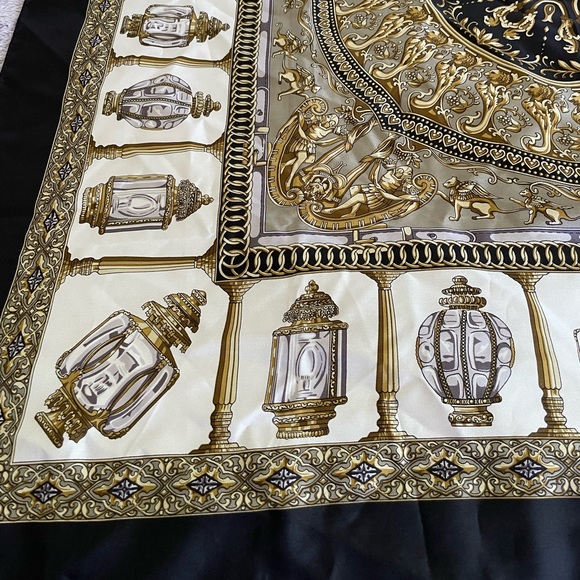 Louis Quatorze silk scarf - Picture 5 of 5